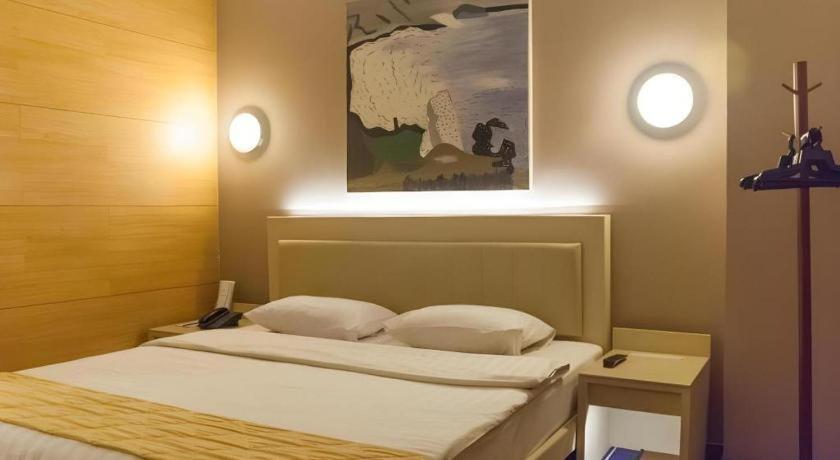 Gajahmada Avara Boutique Hotel Pontianak Eksteriør bilde